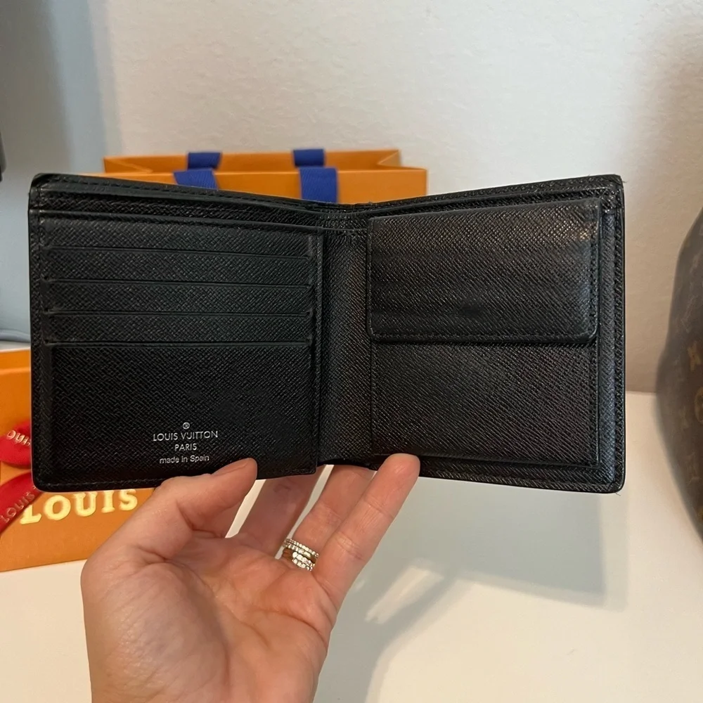 Authentic Louis Vuitton Black Graphite Bifold Damier Wallet